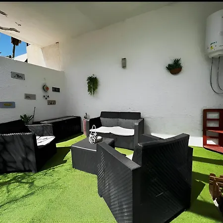 Apartment Relaxing Escape, Cozy Terrace Bravo's House *