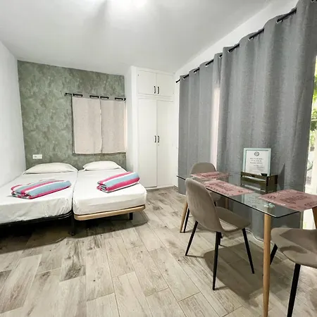 Relaxing Escape, Cozy Terrace Bravo's House Apartment *